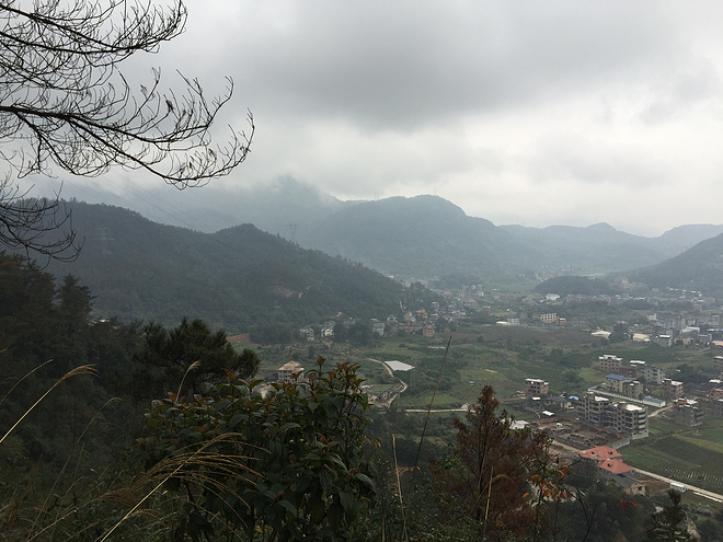 一场虐哭吃货跑渣的泥巴之旅——记首届五虎山越野赛