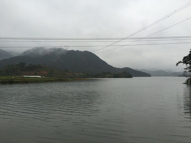 一场虐哭吃货跑渣的泥巴之旅——记首届五虎山越野赛