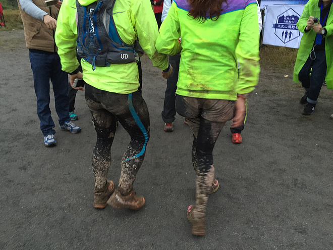 一场虐哭吃货跑渣的泥巴之旅——记首届五虎山越野赛