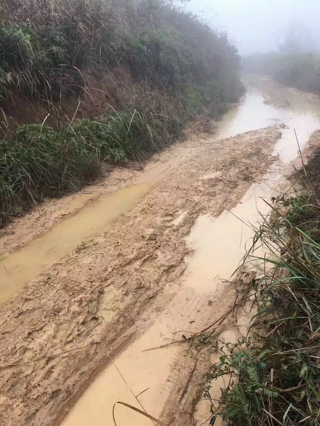 一场虐哭吃货跑渣的泥巴之旅——记首届五虎山越野赛