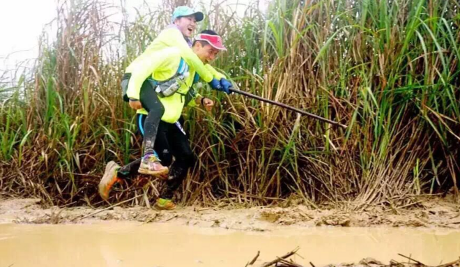 一场虐哭吃货跑渣的泥巴之旅——记首届五虎山越野赛