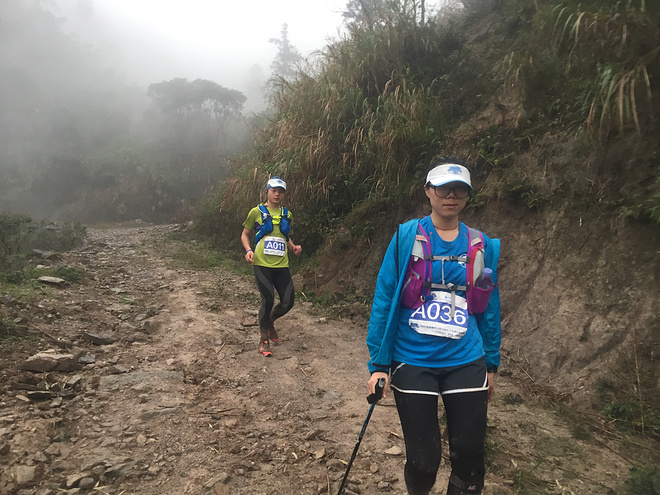 一场虐哭吃货跑渣的泥巴之旅——记首届五虎山越野赛