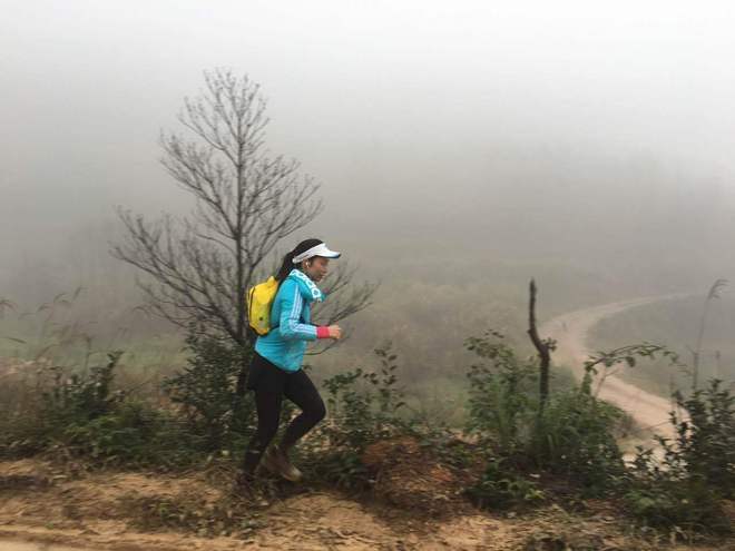 一场虐哭吃货跑渣的泥巴之旅——记首届五虎山越野赛