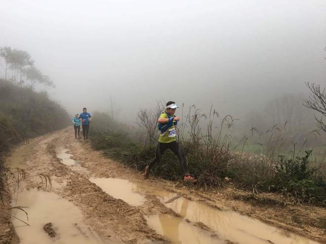 一场虐哭吃货跑渣的泥巴之旅——记首届五虎山越野赛