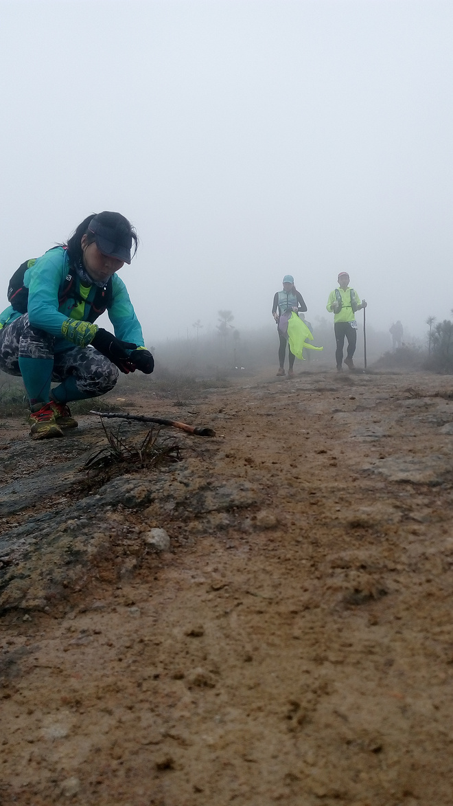 一场虐哭吃货跑渣的泥巴之旅——记首届五虎山越野赛