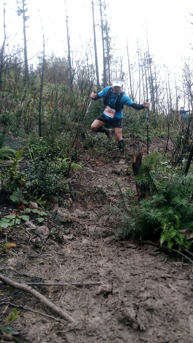 一场虐哭吃货跑渣的泥巴之旅——记首届五虎山越野赛