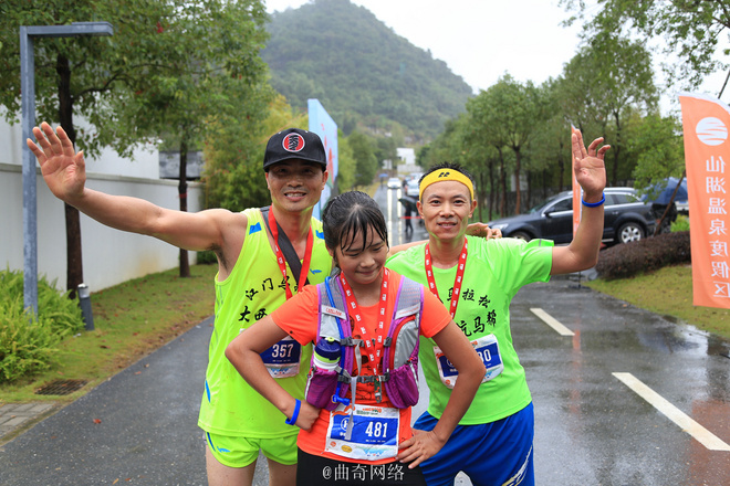 吞风吻雨，一场崎岖的山野泥巴战。——记11月1日英德山地马拉松赛