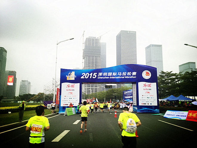 深马，让跑步成为我生命中美丽的一道风景线。