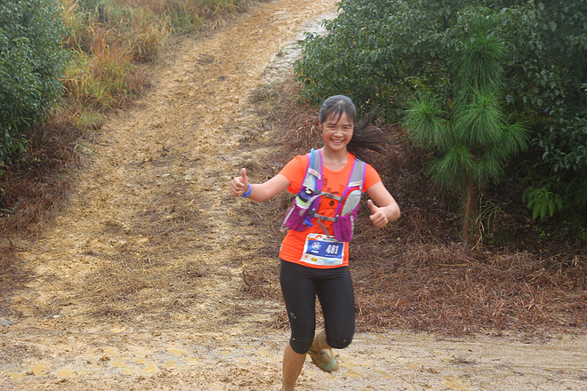 吞风吻雨，一场崎岖的山野泥巴战。——记11月1日英德山地马拉松赛