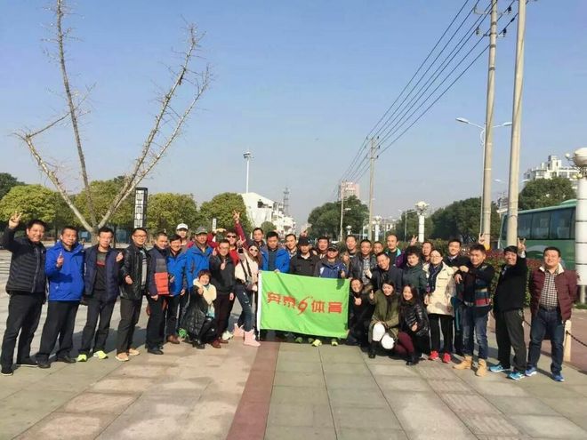 每一个马拉松，都有独特的光芒！ ---记2015南京马拉松