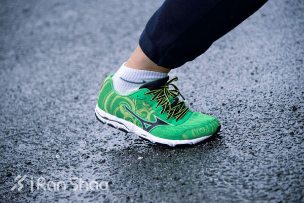 跑鞋 | Mizuno 美津浓 Wave Hitogami 2，慢和我没关系