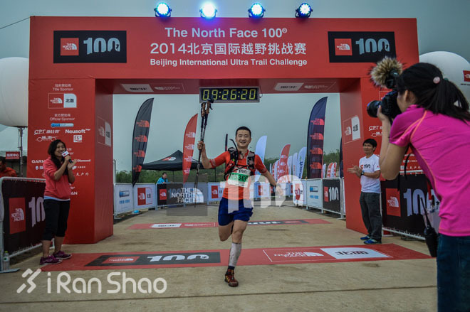 人物 | 全马243，这个警察不抓小偷