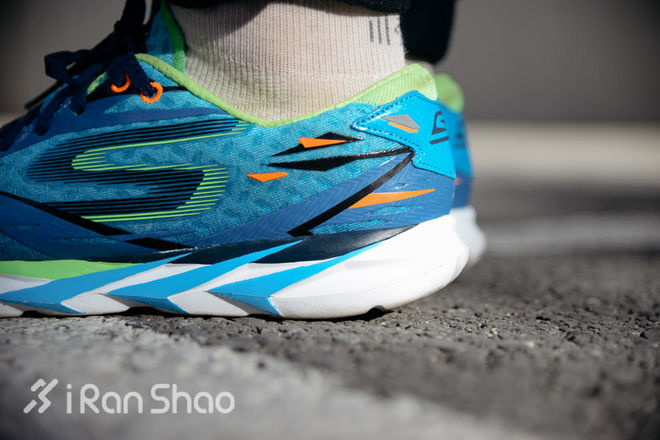 跑鞋 | Skechers 斯凯奇 Go Meb Speed 3，怕你双腿跟不上它的快