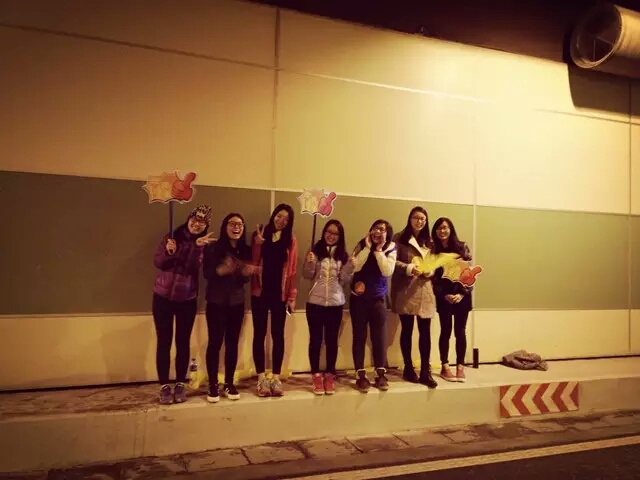 与你相遇 好幸运 无与伦比的那一抹广州蓝——记2015广州马拉松赛