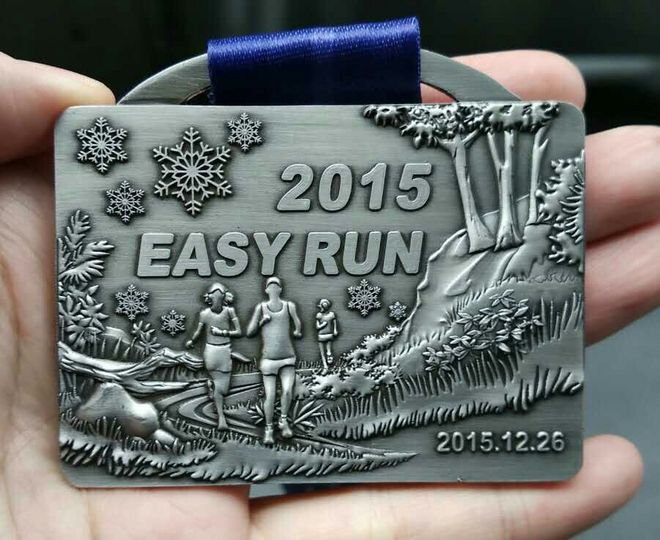 “吸巴达3000勇士，前来拜访！” 雾霾终结者，人形空气净化器的又一次胜利------“申彤杯”上海易跑雪景山地赛