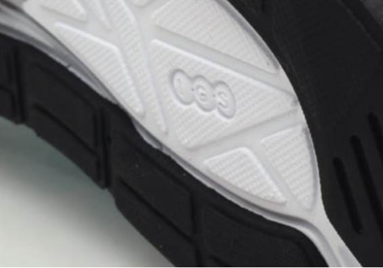 天之道，损有馀而补不足，是故虚胜实，不足胜有馀。— Asics Skysensor Glide 3 测评报告