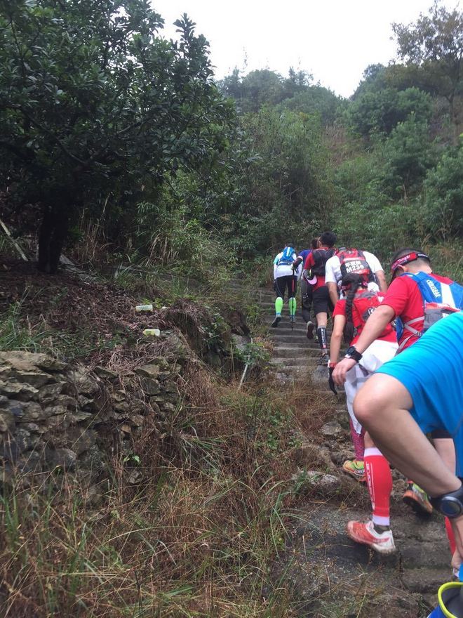 越野小白升级当中，此处省略500字