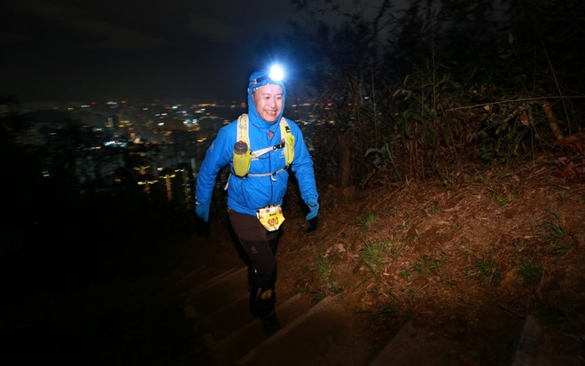 “挑战”并“享受”一场百公里越野赛 ——2016香港100越野赛极端天气下完赛记及思考