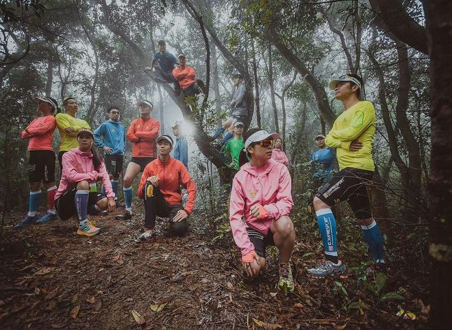 “挑战”并“享受”一场百公里越野赛 ——2016香港100越野赛极端天气下完赛记及思考