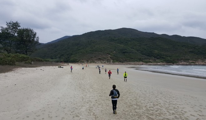 “挑战”并“享受”一场百公里越野赛 ——2016香港100越野赛极端天气下完赛记及思考