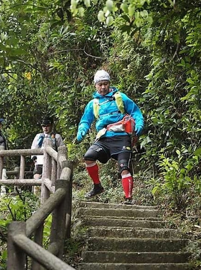 “挑战”并“享受”一场百公里越野赛 ——2016香港100越野赛极端天气下完赛记及思考