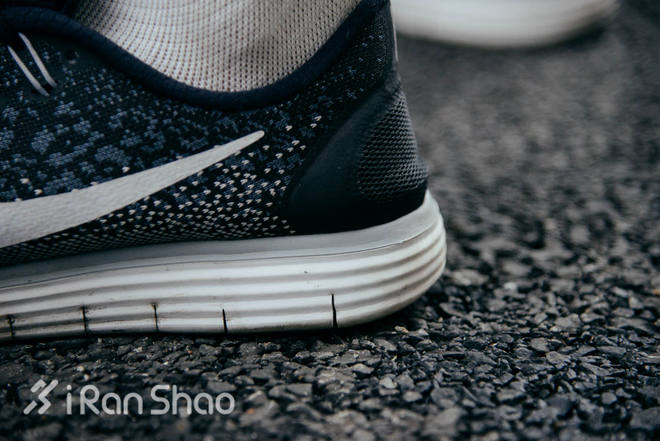 跑鞋 | 满足脚底的双重想法，Nike Free RN Distance慢跑体验