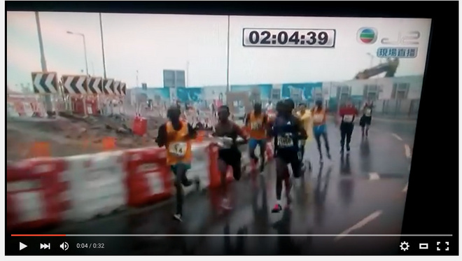 港马？渣吗？一场比赛一个缩影。一个专业选手会被挡道的国际级马拉松赛事？