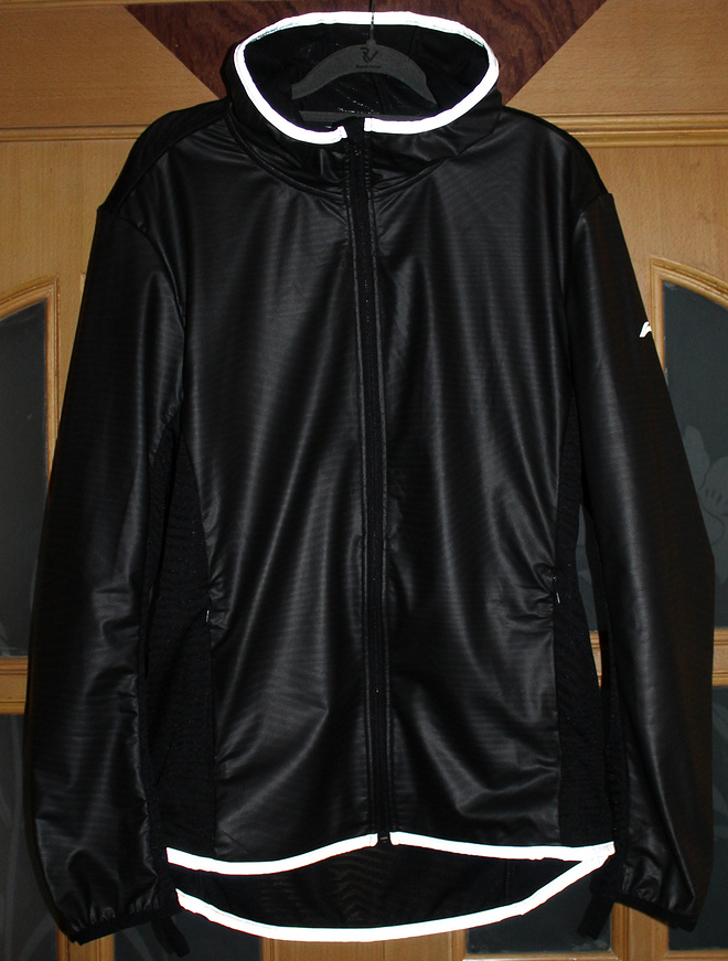 追云逐风之李宁云三代SMART智能减震跑鞋