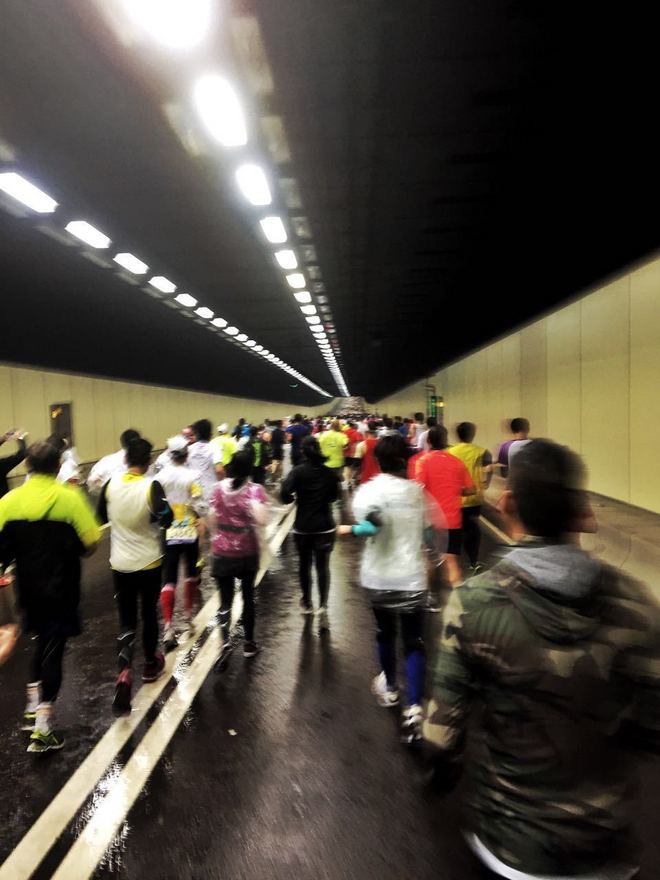 雨战·魔鬼赛道-2016香港渣打马拉松