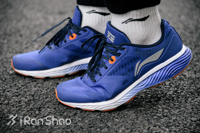 跑鞋 | 满足日常跑步的所有需求—李宁云三代智能跑鞋