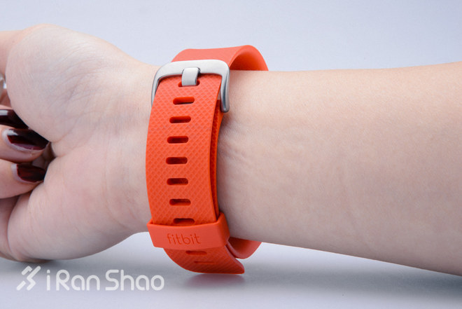 开箱 | Fitbit Charge HR，时刻关注你身体状况的智能手环