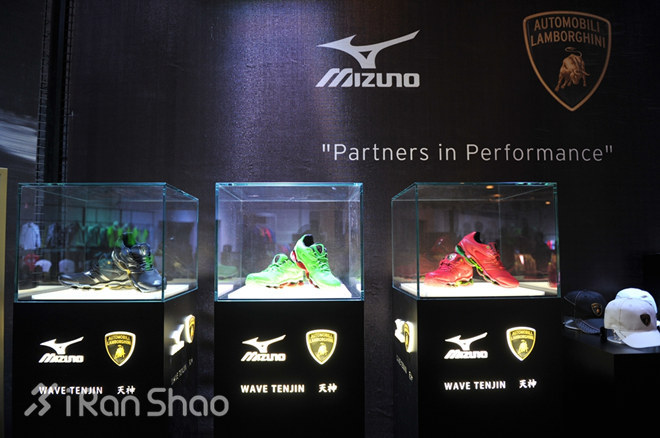 现场  |  一波搭载超跑气质的超级跑鞋袭来