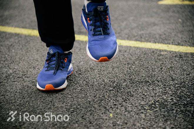 跑鞋 | 满足日常跑步的所有需求—李宁云三代智能跑鞋