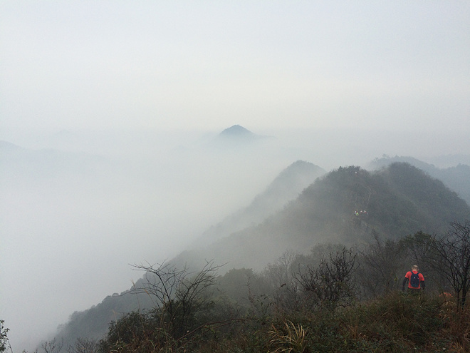 翻过大帽山，没有大帽衫——环大帽山退赛记兼评odlo黑酷战神 & Salomon大红鞋