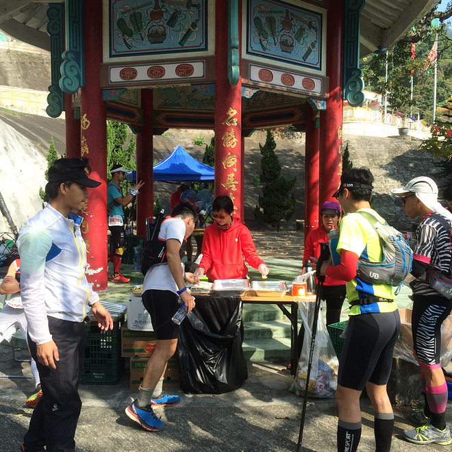 翻过大帽山，没有大帽衫——环大帽山退赛记兼评odlo黑酷战神 & Salomon大红鞋