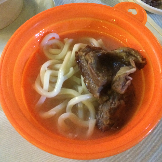 翻过大帽山，没有大帽衫——环大帽山退赛记兼评odlo黑酷战神 & Salomon大红鞋