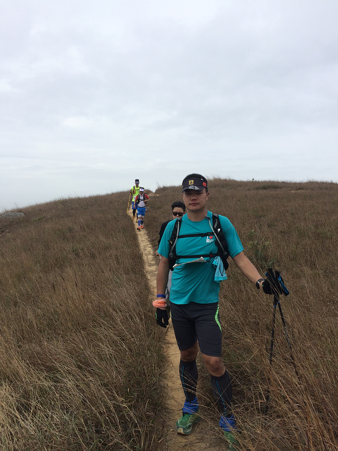 翻过大帽山，没有大帽衫——环大帽山退赛记兼评odlo黑酷战神 & Salomon大红鞋