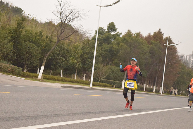 是等太阳升起还是意外先来临        -----记一次意外全马PB的来临