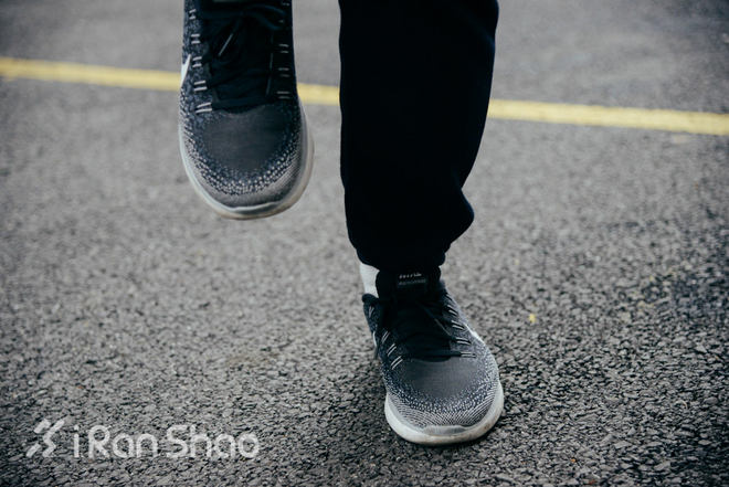 跑鞋 | 满足脚底的双重想法，Nike Free RN Distance慢跑体验