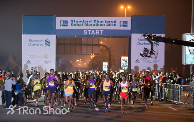 回顾 | 迪拜马拉松：最壕马拉松，跑出1米93的“黑马”冠军