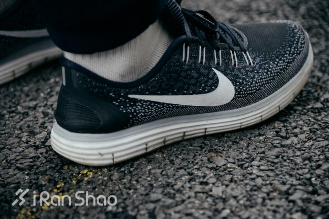 跑鞋 | 满足脚底的双重想法，Nike Free RN Distance慢跑体验