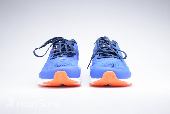 跑鞋 | 满足日常跑步的所有需求—李宁云三代智能跑鞋