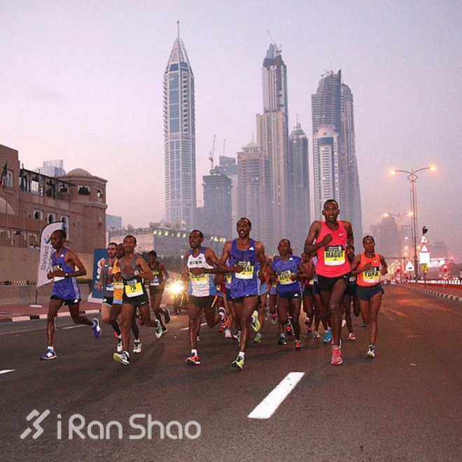 回顾 | 迪拜马拉松：最壕马拉松，跑出1米93的“黑马”冠军