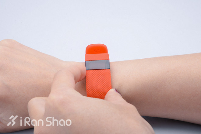 开箱 | Fitbit Charge HR，时刻关注你身体状况的智能手环