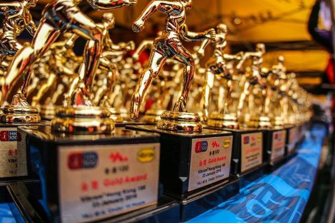 “挑战”并“享受”一场百公里越野赛 ——2016香港100越野赛极端天气下完赛记及思考