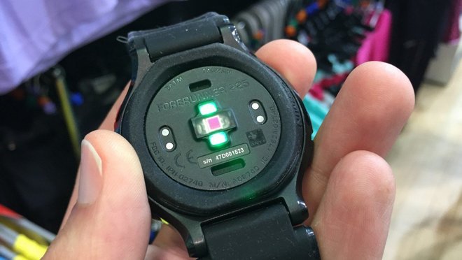 Slick and Smart - Garmin Vivosmart HR 评测及健康监测设备漫谈