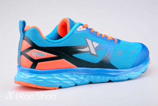 开箱 | 特步动力巢三代，国产的，值得关注的？