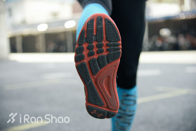 评测 | UA SpeedForm Apollo 2，速度与缓冲的对弈