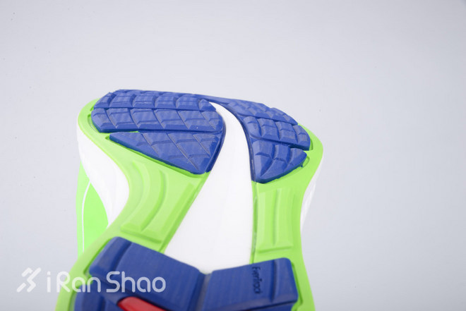 开箱 | PUMA IGNITE DISC 转个圈就能系紧鞋带的秘密