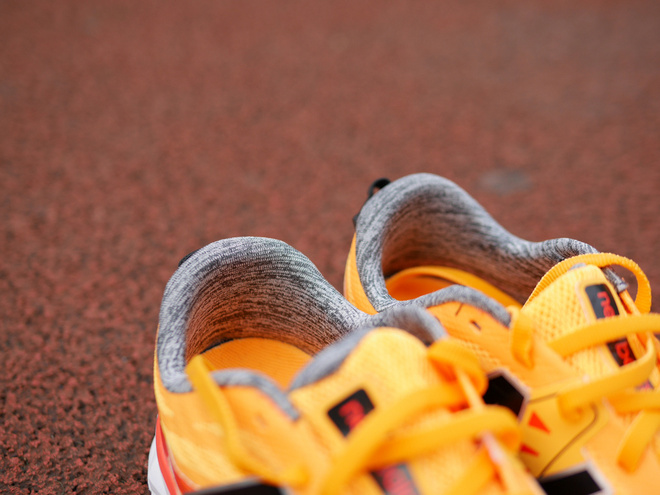 骚气十足，极致轻量，全面均衡的New Balance RC1500v2竟跑鞋评测